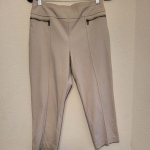 Style & Co. Capri Trousers. Size M. Color: khaki
